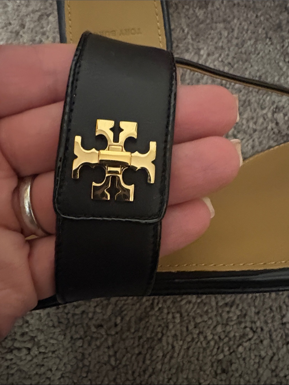 Tory Burch Black Leather Logo Thong Sandals - Picture 4 of 5